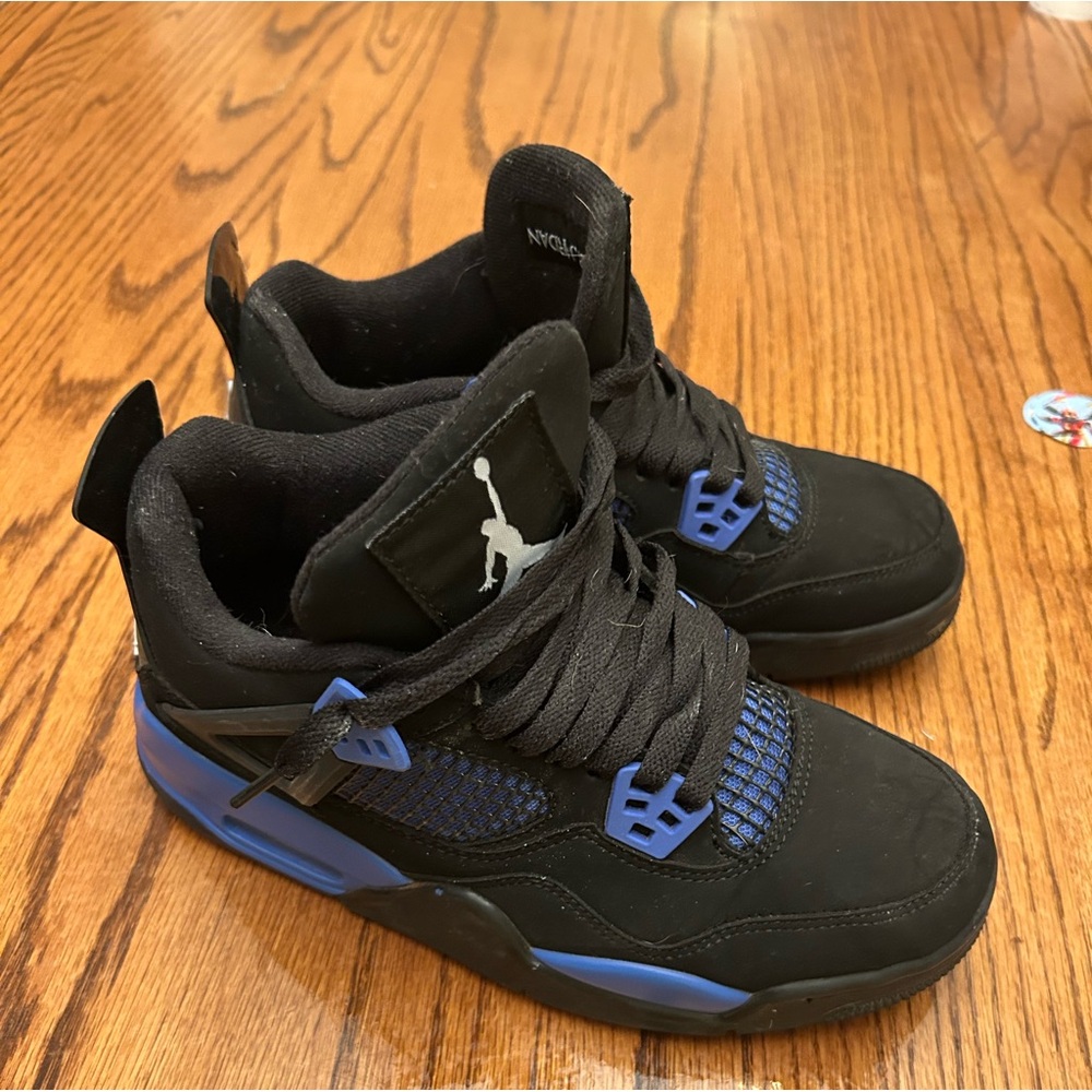 Jordan 4 blue thunders.